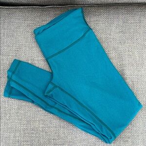 Lululemon wunder under leggings Size 8 unique color!